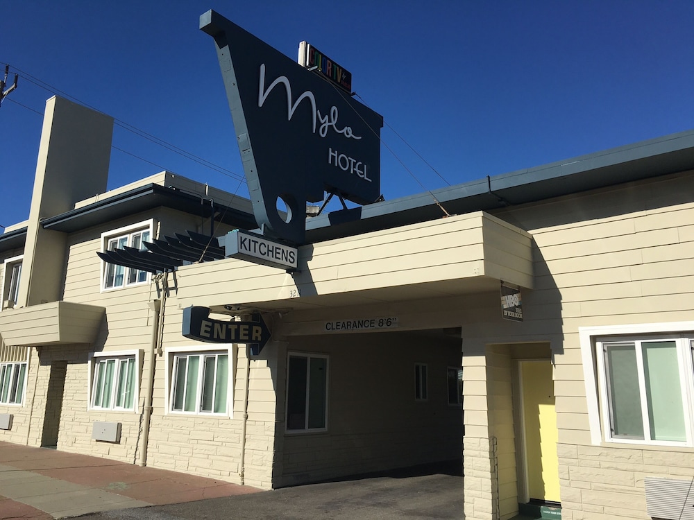 Mylo Hotel Daly 4/34