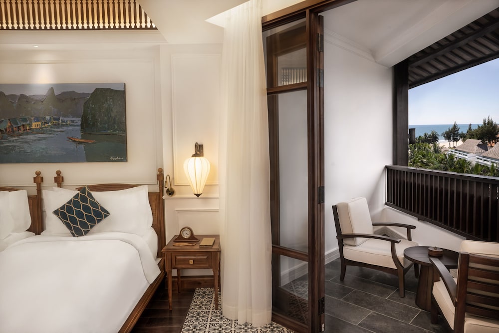 Anam, King Bed