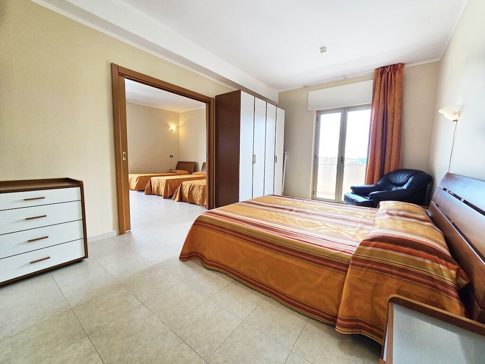 Family, Double and Twin Beds