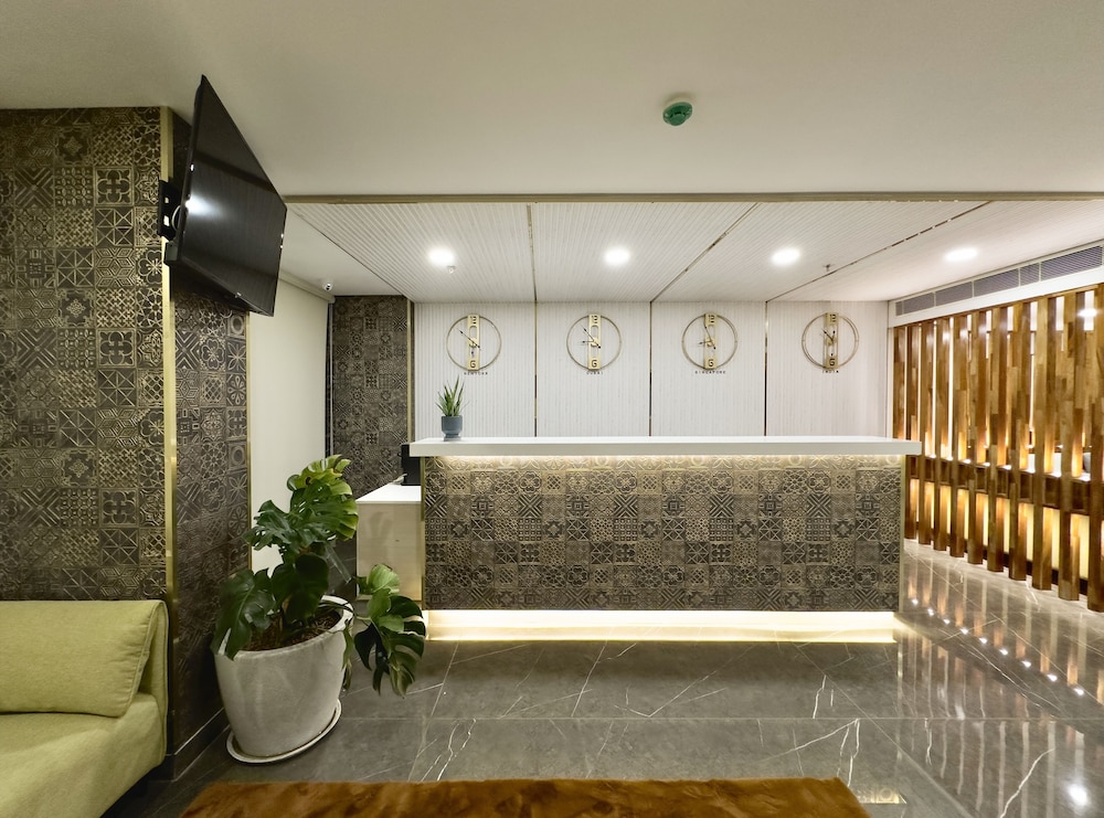 The Habitat Suites 8/50