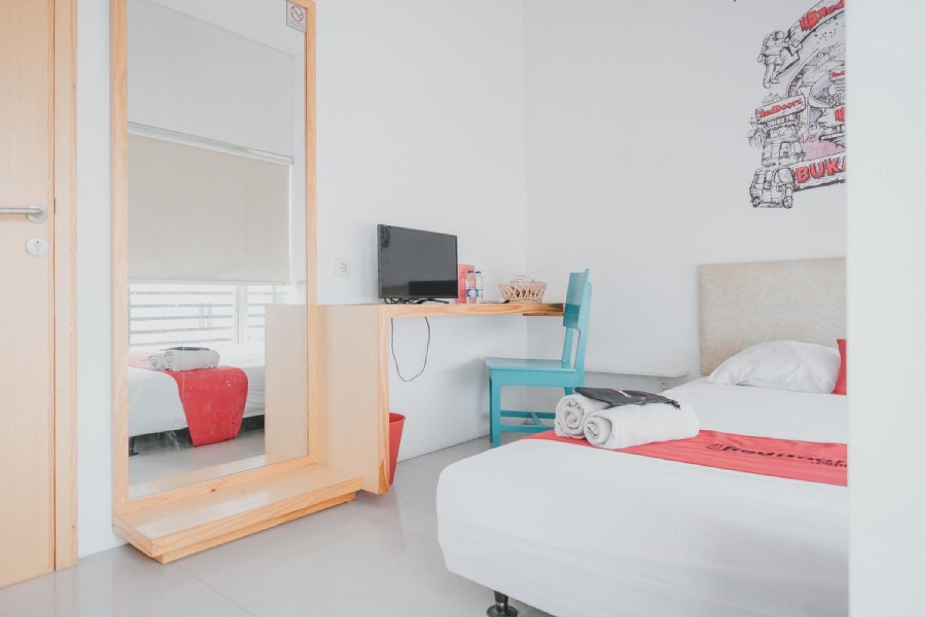 Reddoorz Plus Kapuk Business Park 13/33
