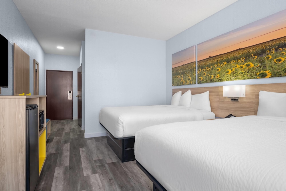 Days Inn by Wyndham Dodge City 15/56