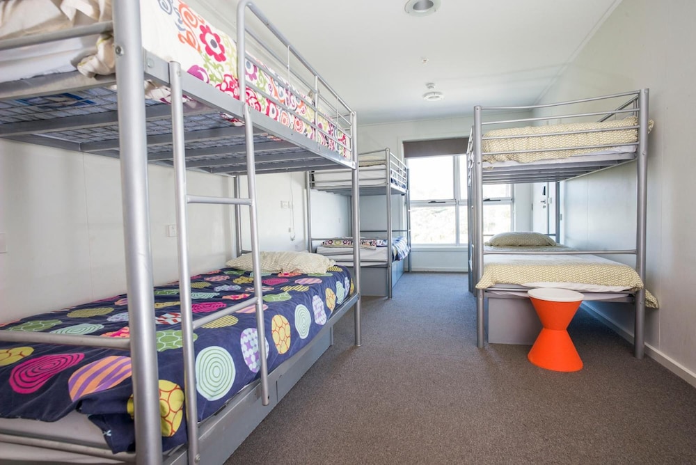 THE ISLAND ACCOMMODATION 32/69