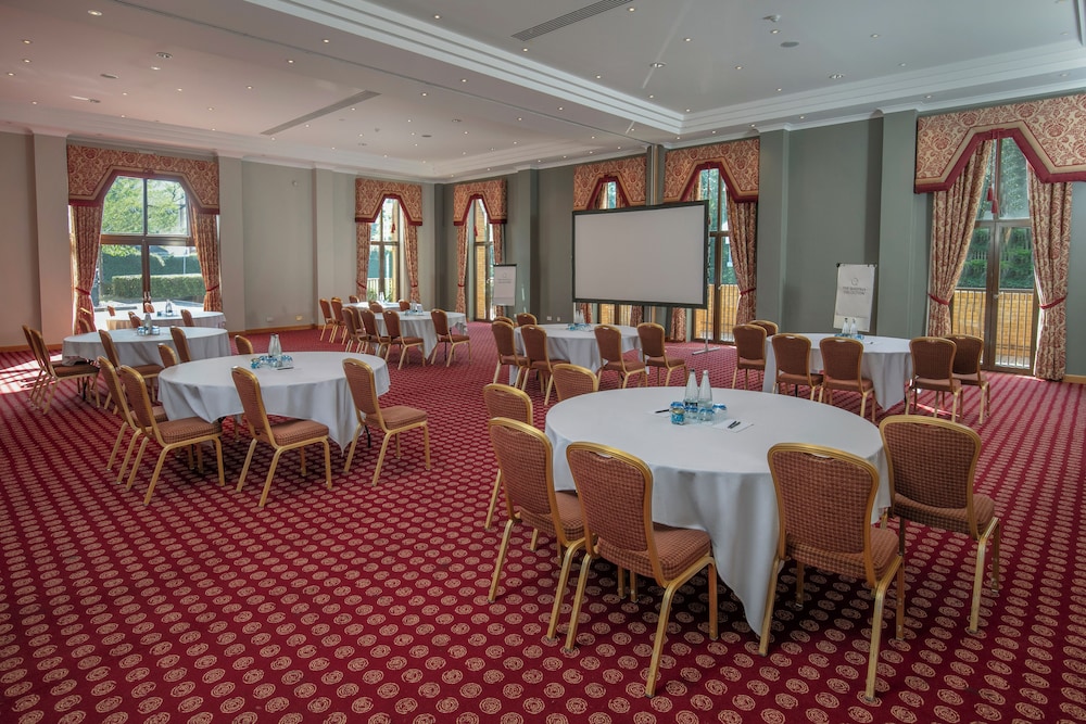 Hampshire Court Hotel & Spa 53/65