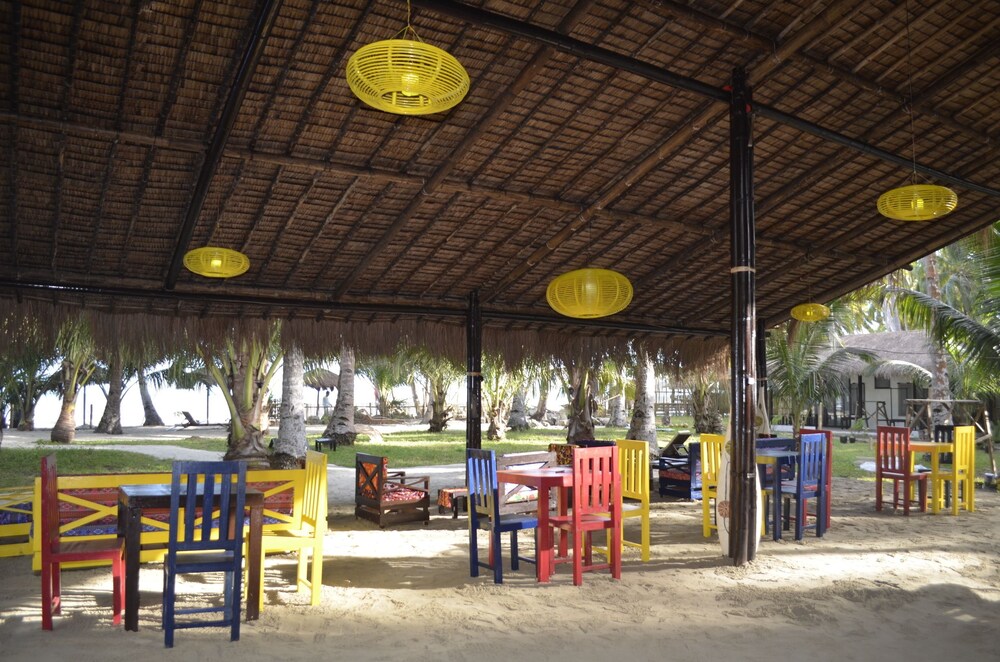 Peace & Love Beach Club 36/46