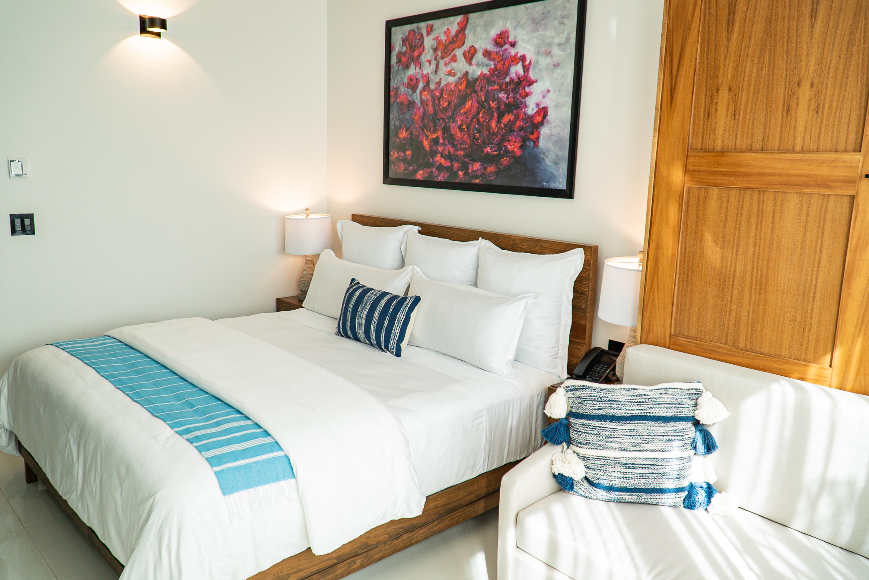 2 Bedrooms, Luxury, Apartment, Street View