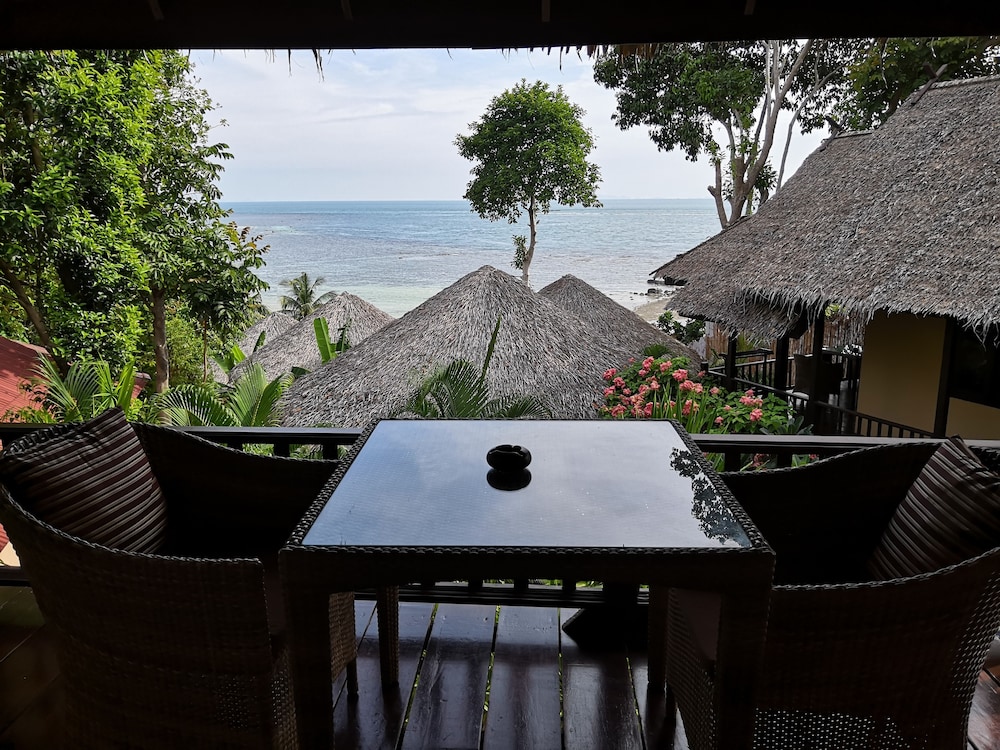 Beyond the Blue Horizon Villa Resort 37/73