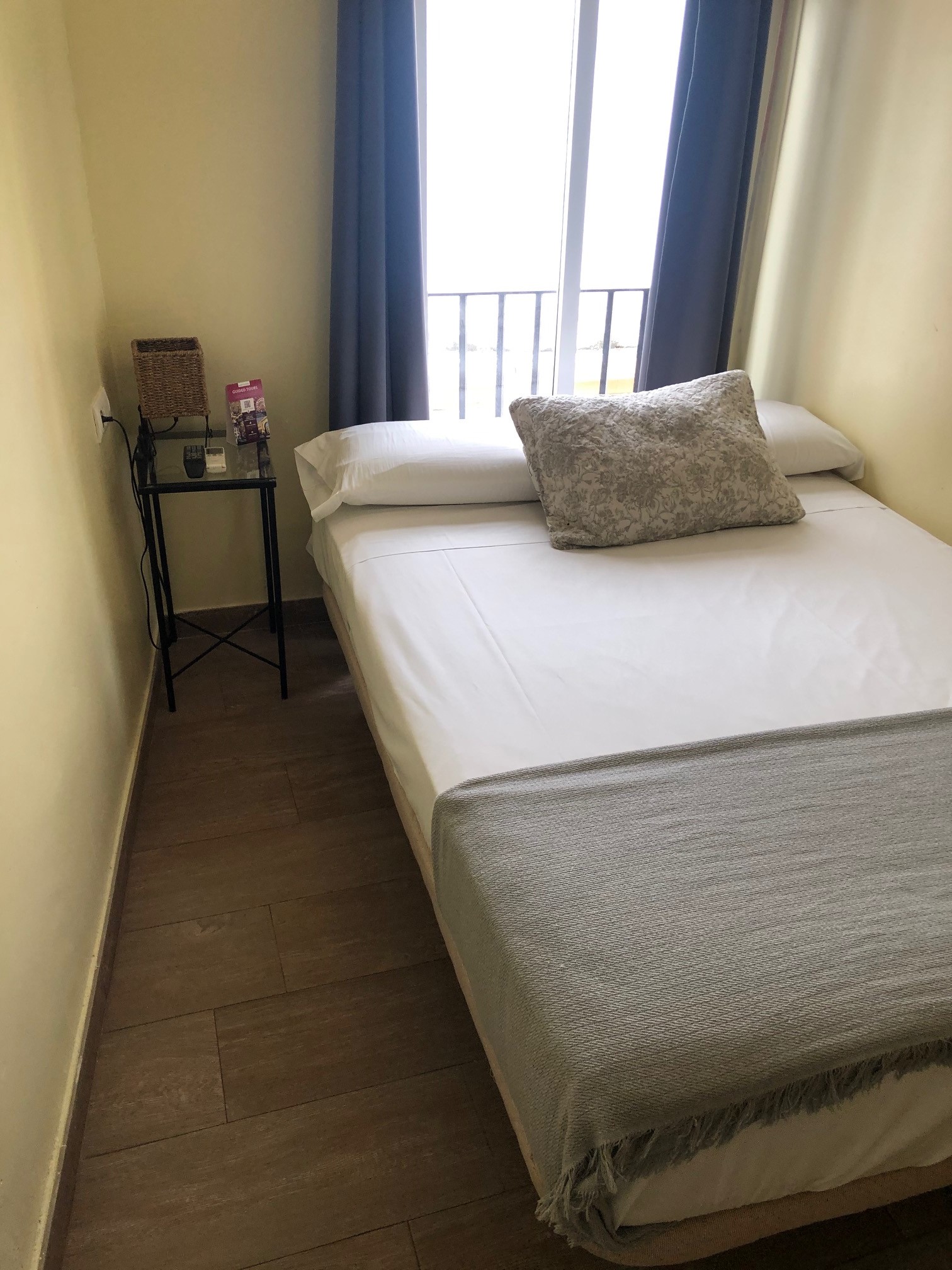 ECONOMY, DOUBLE BED