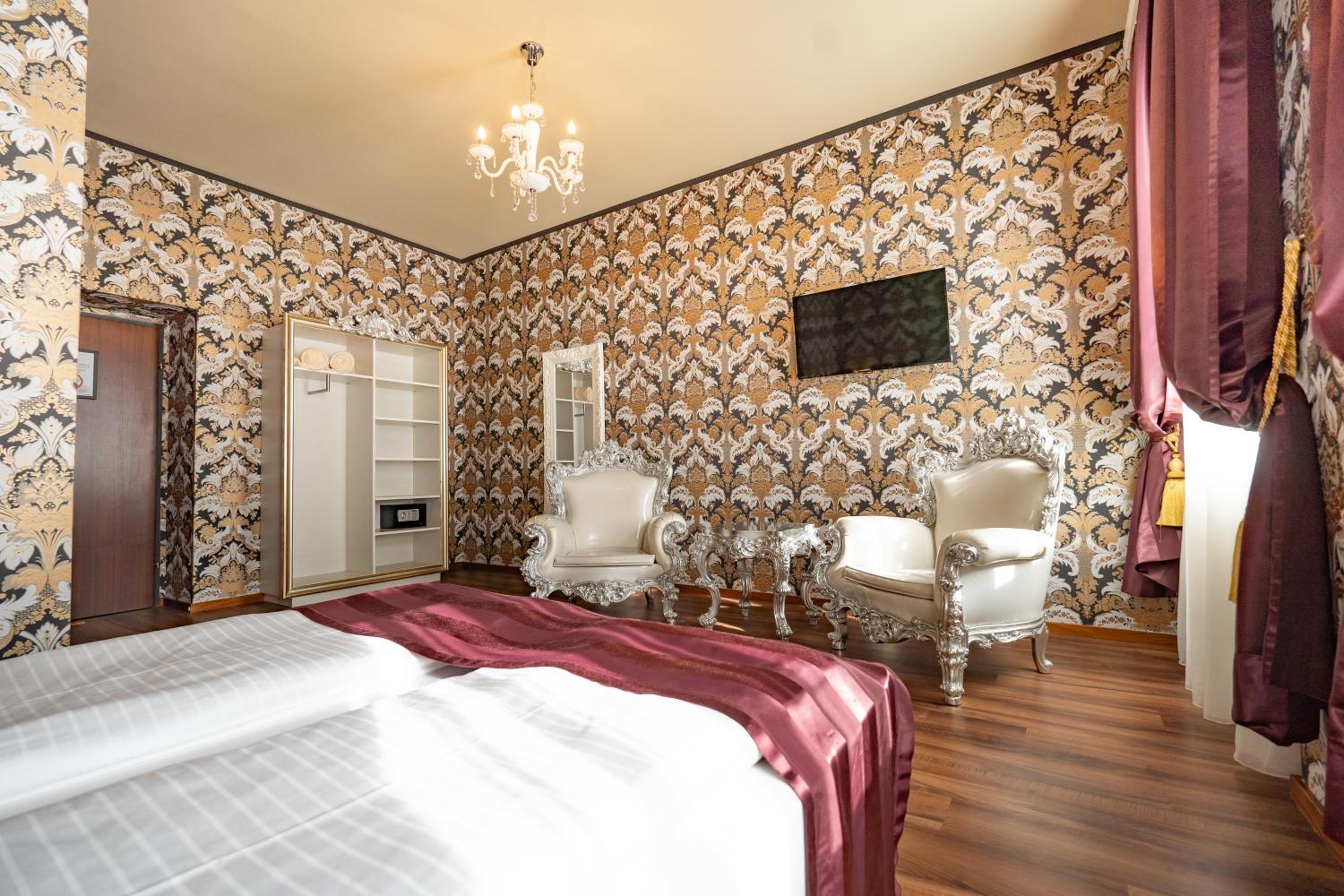 Design, King Bed، Hotel Urania 3/10