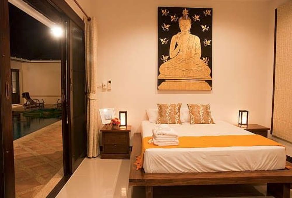 4 Bedroom Private Bali Style Villa Hh1 17/45