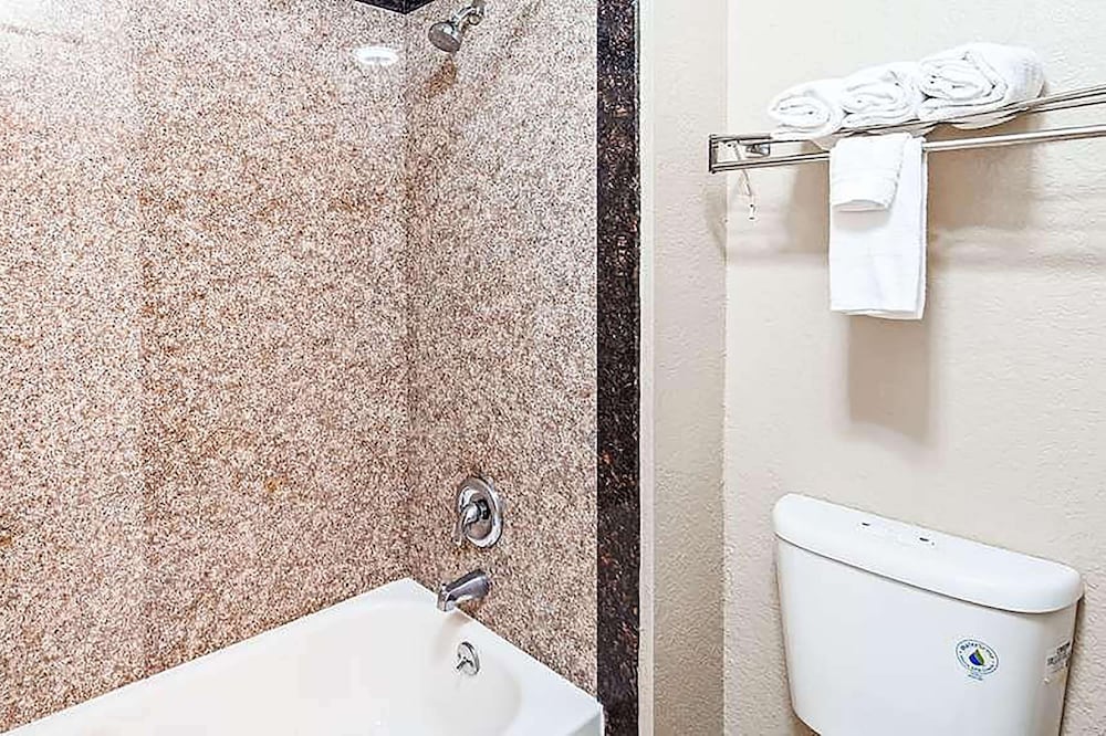 Travelodge by Wyndham San Antonio Downtown Northeast 29/35