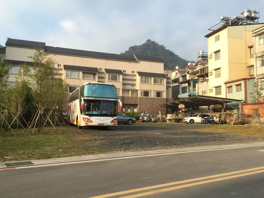 Xiu Shui Hotel 56/61