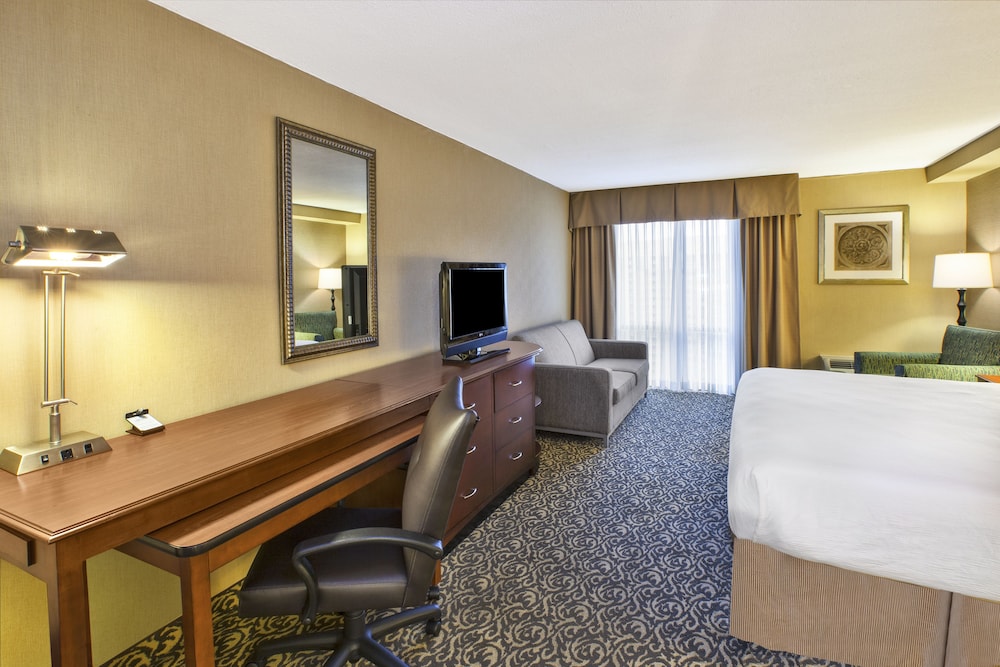 Holiday Inn National Airport/Crystal City 23/70