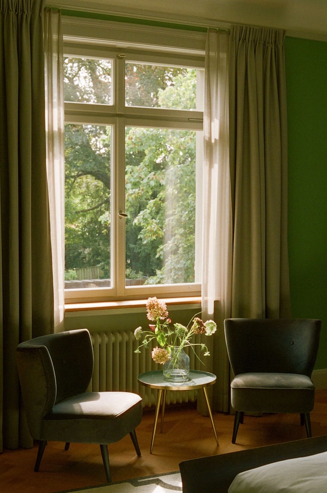 Signau House & Garden 18/35