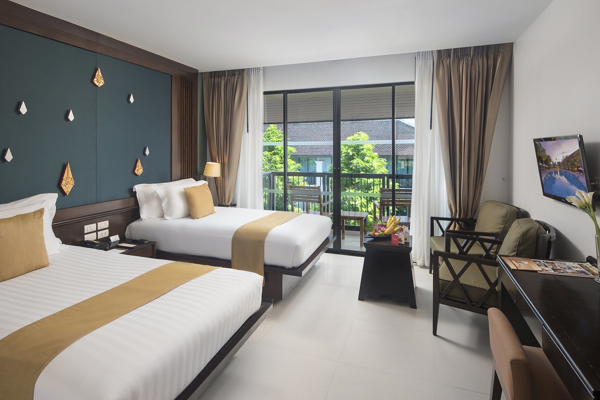 DELUXE, TWIN BEDS