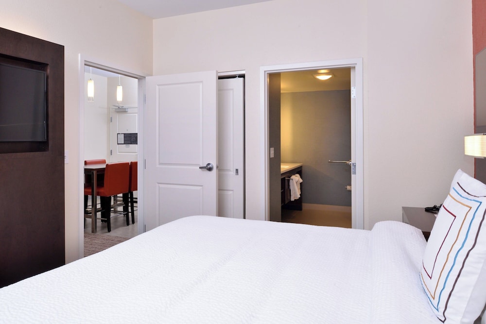 RESIDENCE INN EAST LANSING 7/36