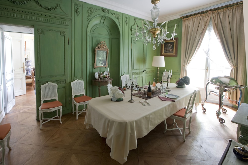 Chateau De Raissac 26/36