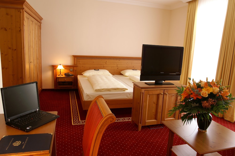 Hotel zum Erdinger Weissbrau 64/67