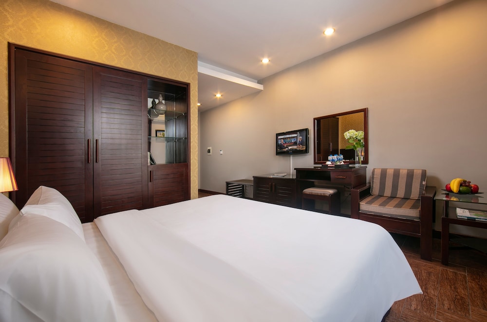 DELUXE, DOUBLE BED