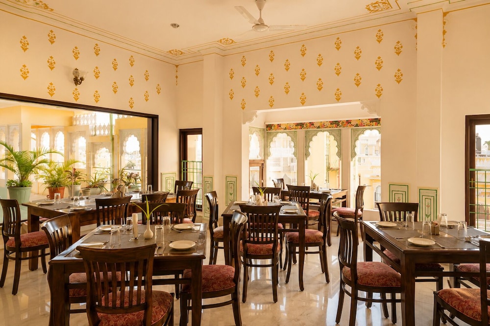Hotel Amar Kothi 32/46