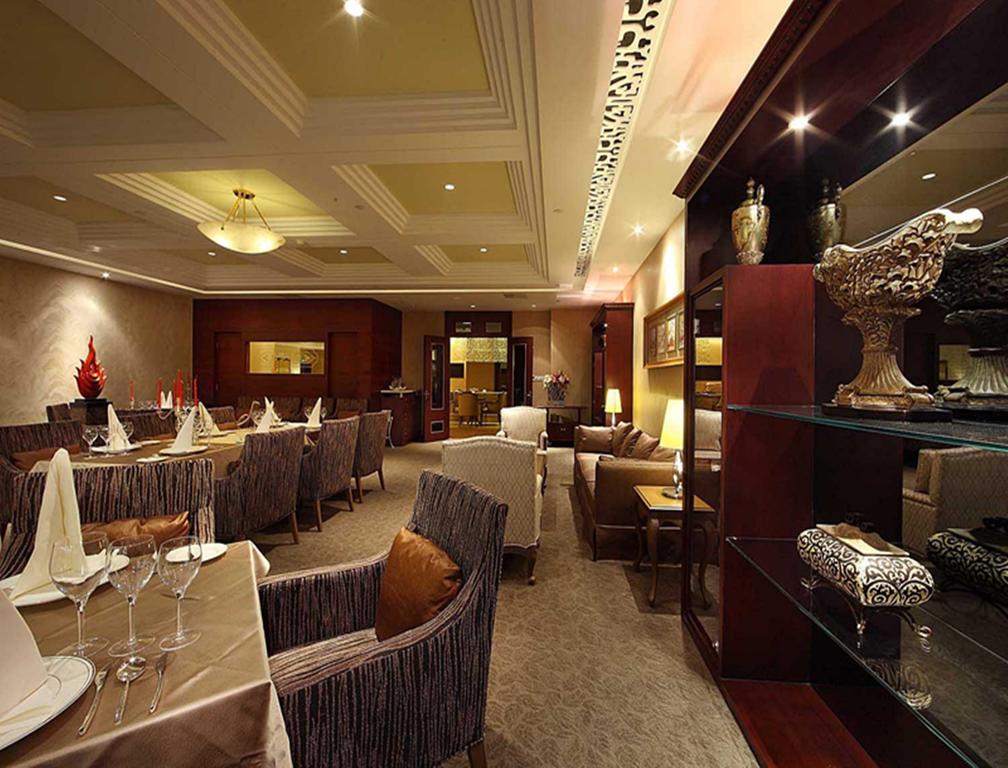 Yihe Grand Hotel 32/38