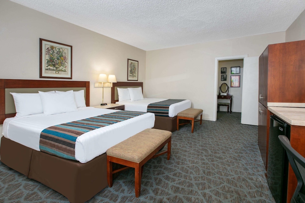 Days Inn by Wyndham Natchez 14/32