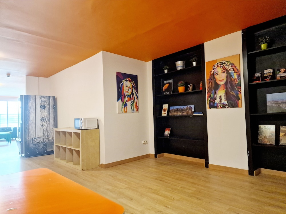 Arc House Pop Art 3/26