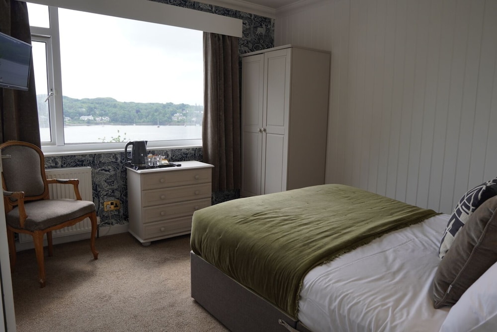 Lochnell Arms Hotel 7/35