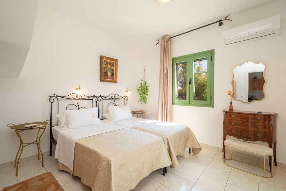Monambeles Villas 14/76
