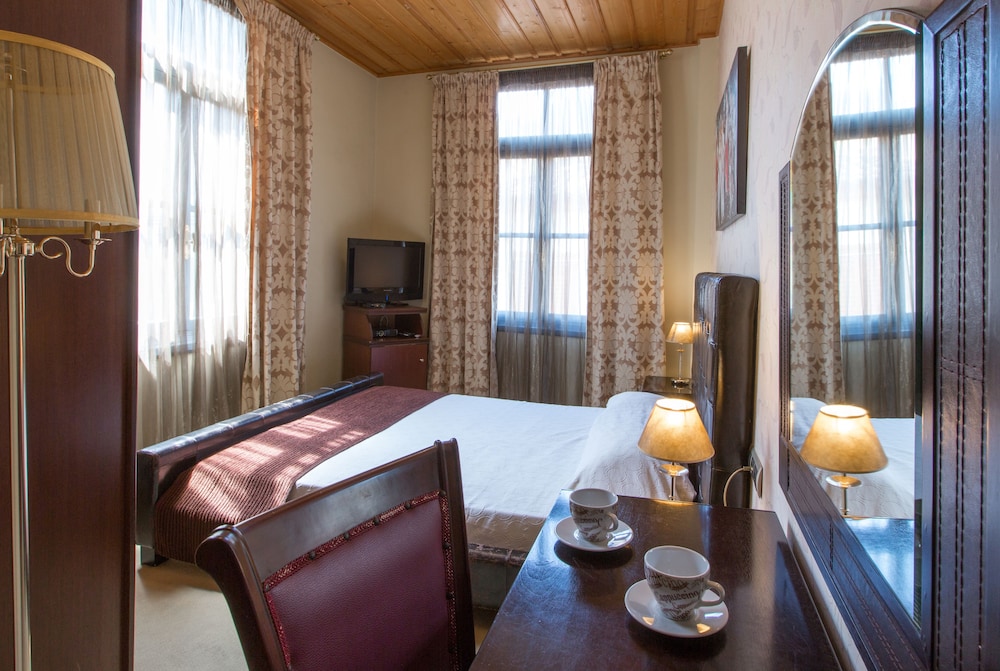 DIAS HOTEL 26/77