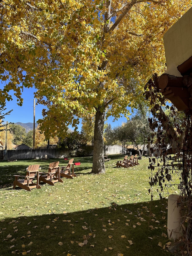El Pueblo Lodge 67/71