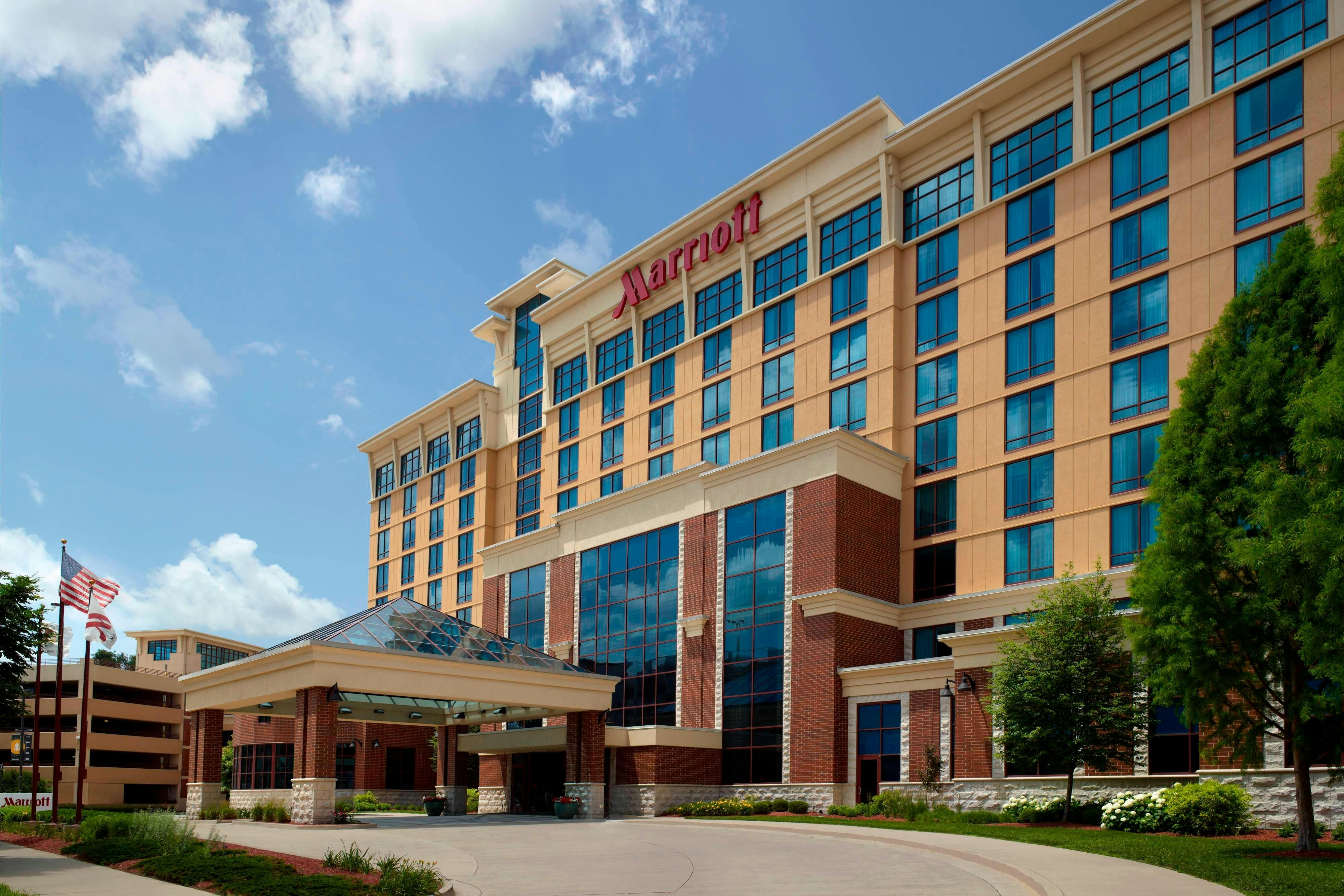 Bloomington Normal Marriott Hotel Conference Center 2/3