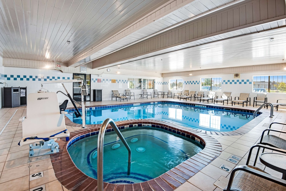 Best Western Firestone Inn & Suites 7/34