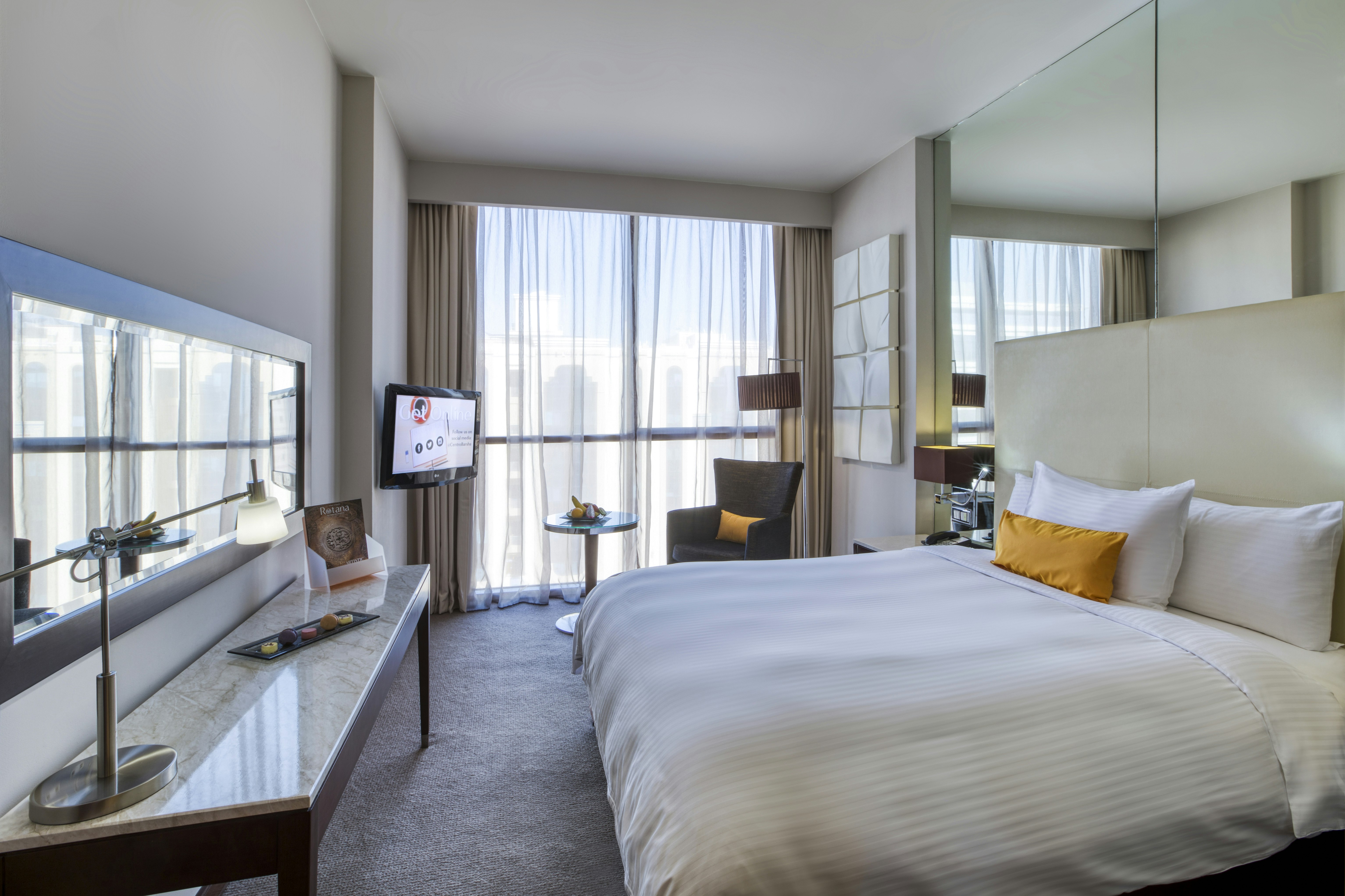 Centro, Queen Bed