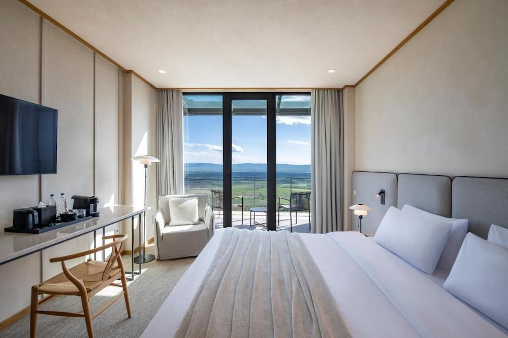 Deluxe, Double Bed, Valley View, Balcony