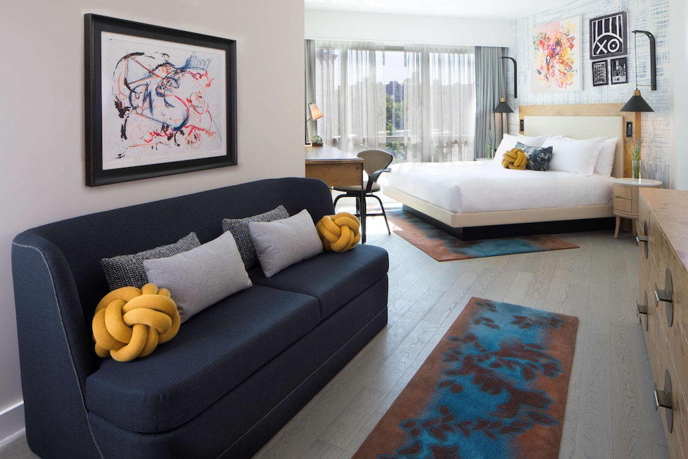 50 Bowery Hotel 34/60