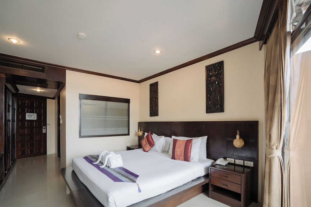 Club Bamboo Boutique Patong Beach Resort 24/85