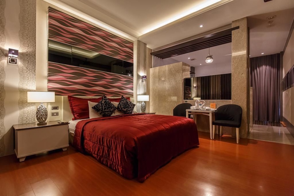 Leedon Motel 10/48