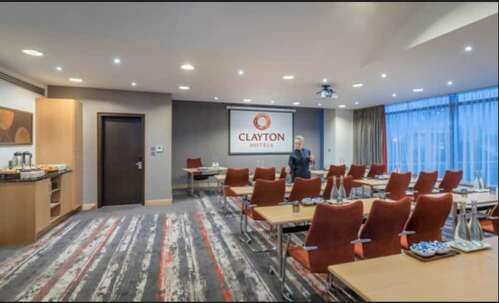 Clayton Hotel 59/64