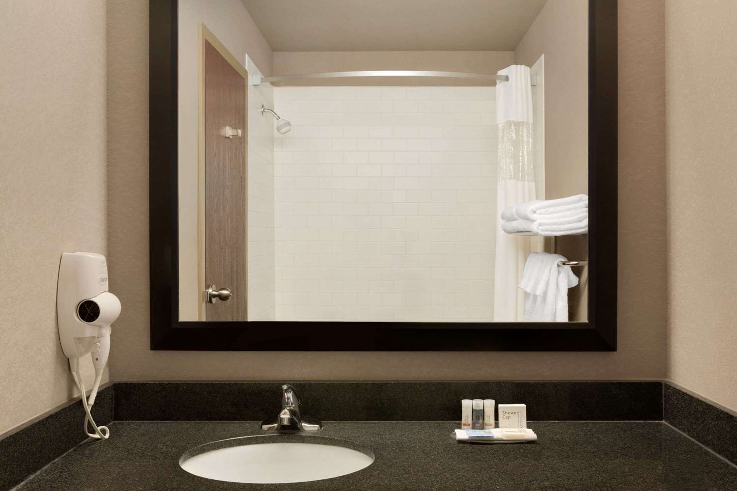 Days Inn by Wyndham Regina Airport West 53/53