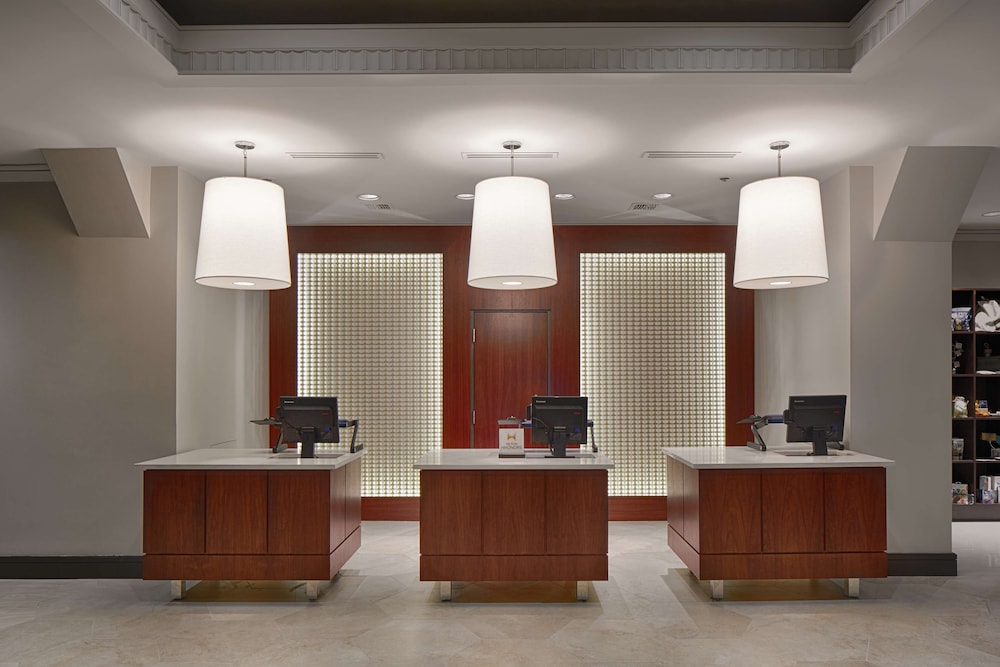 Coast Seattle Downtown Hotel by APA 8/50