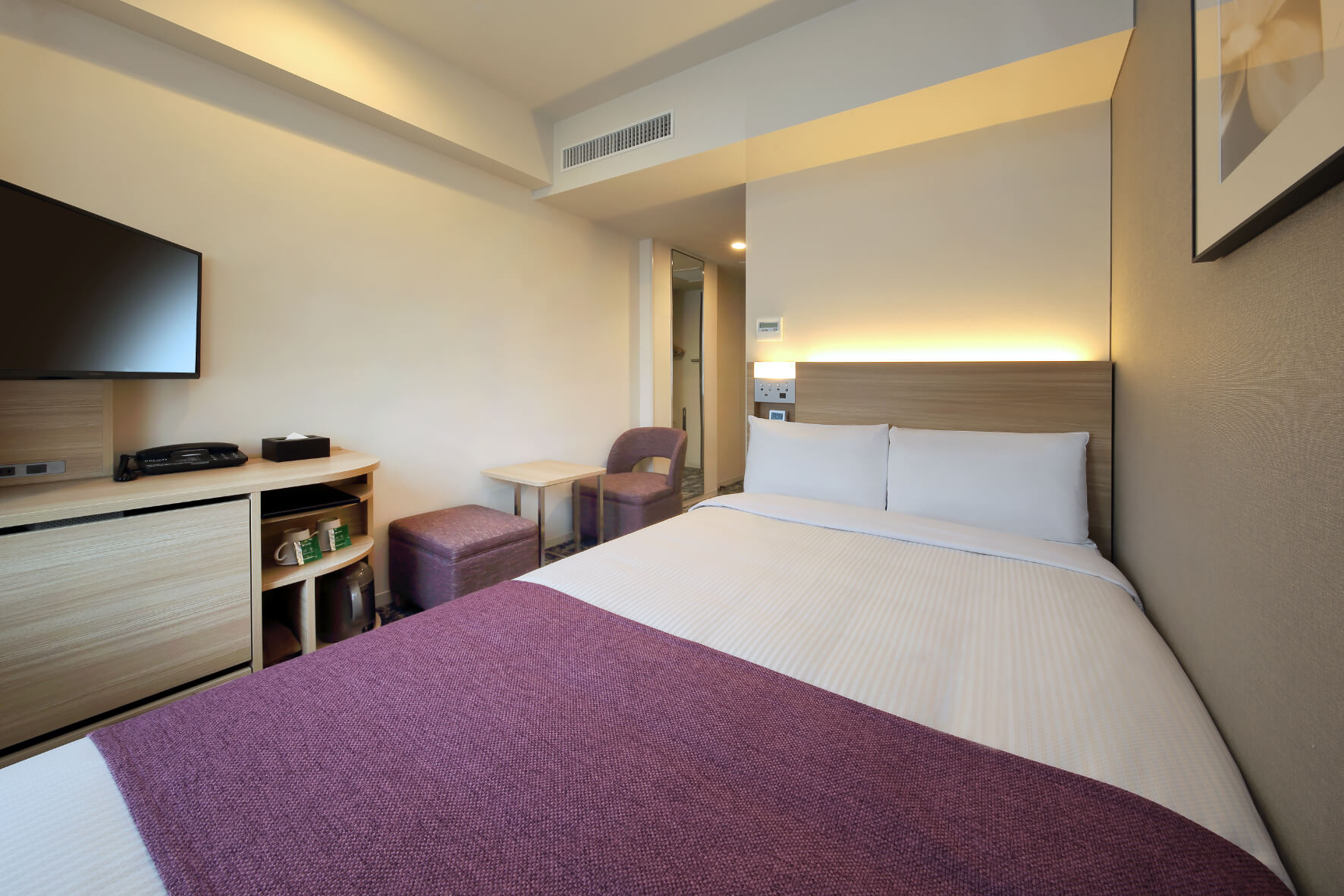 SEMI ROOM, SEMI DOUBLE BED