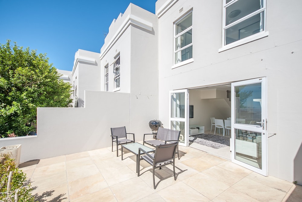 3 Canterbury Square 23/26