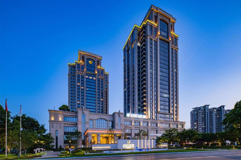 Grand New Century Hotel Yixing 43/50