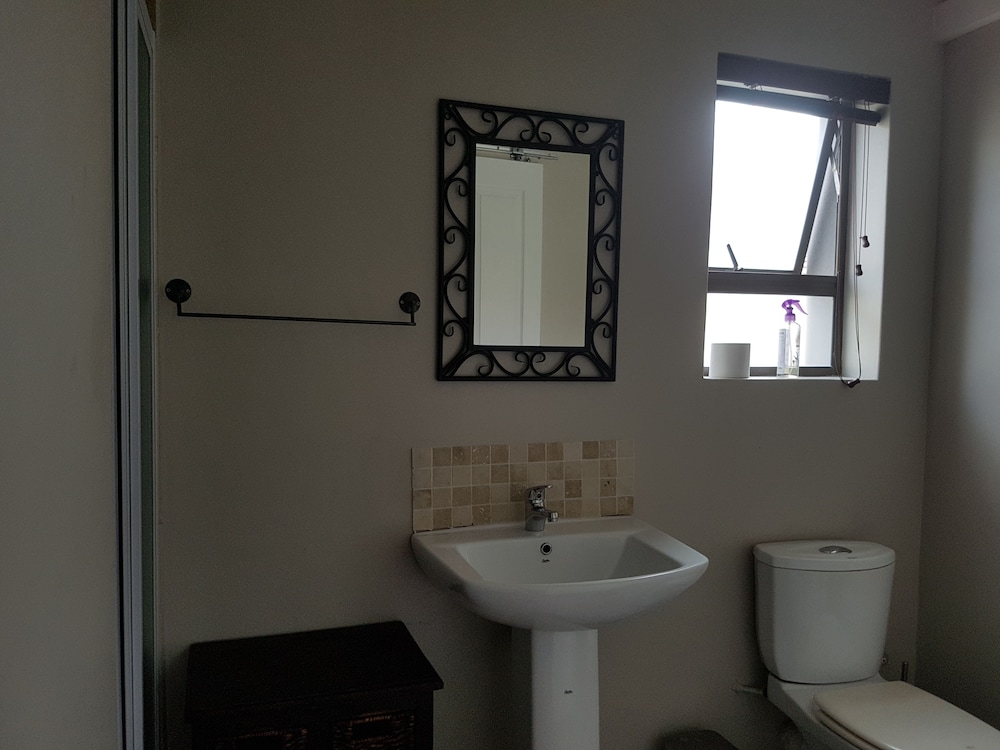 Melkbosch Guesthouse 44/50