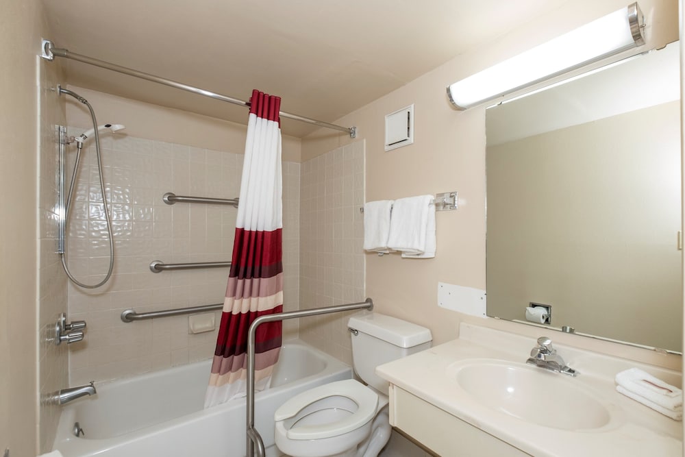 Red Roof Inn Macclenny 11/34