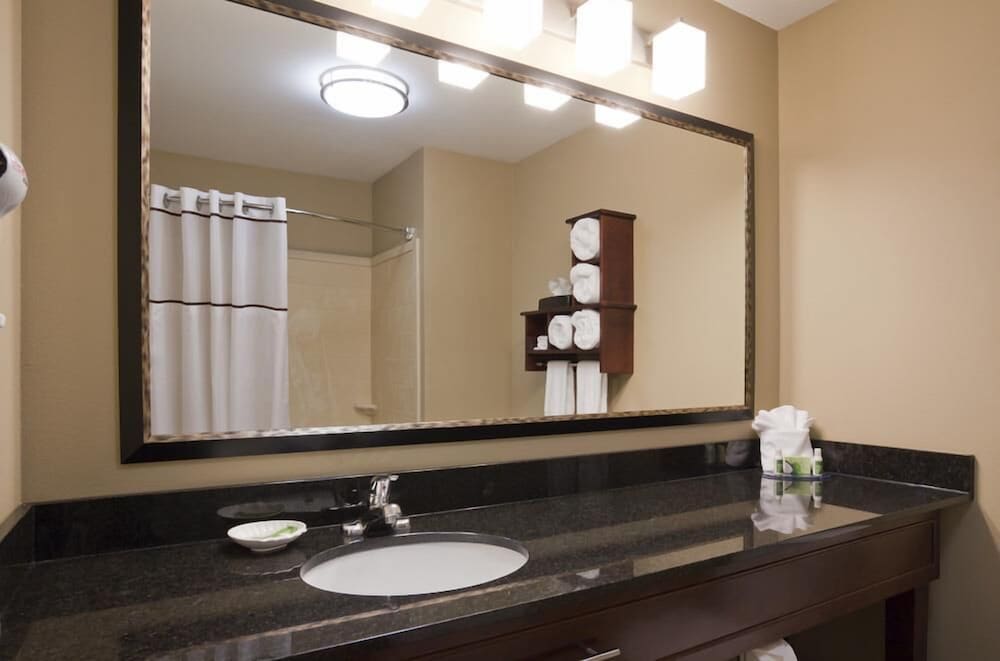 Grandstay Hotel Suites Thief River Falls 10/16