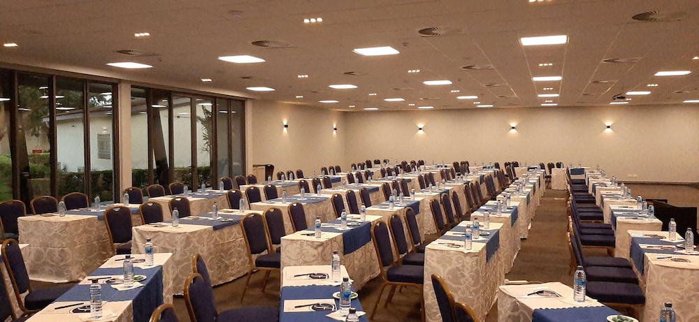Fiesta Royale Hotel 38/50