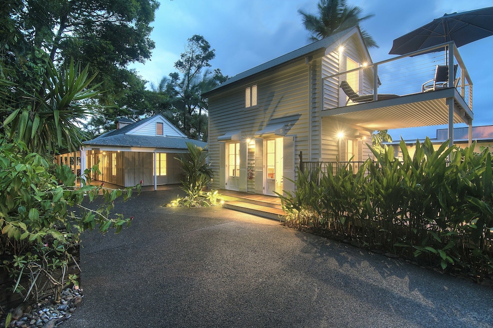 Port Douglas Cottage and Lodge 1/35