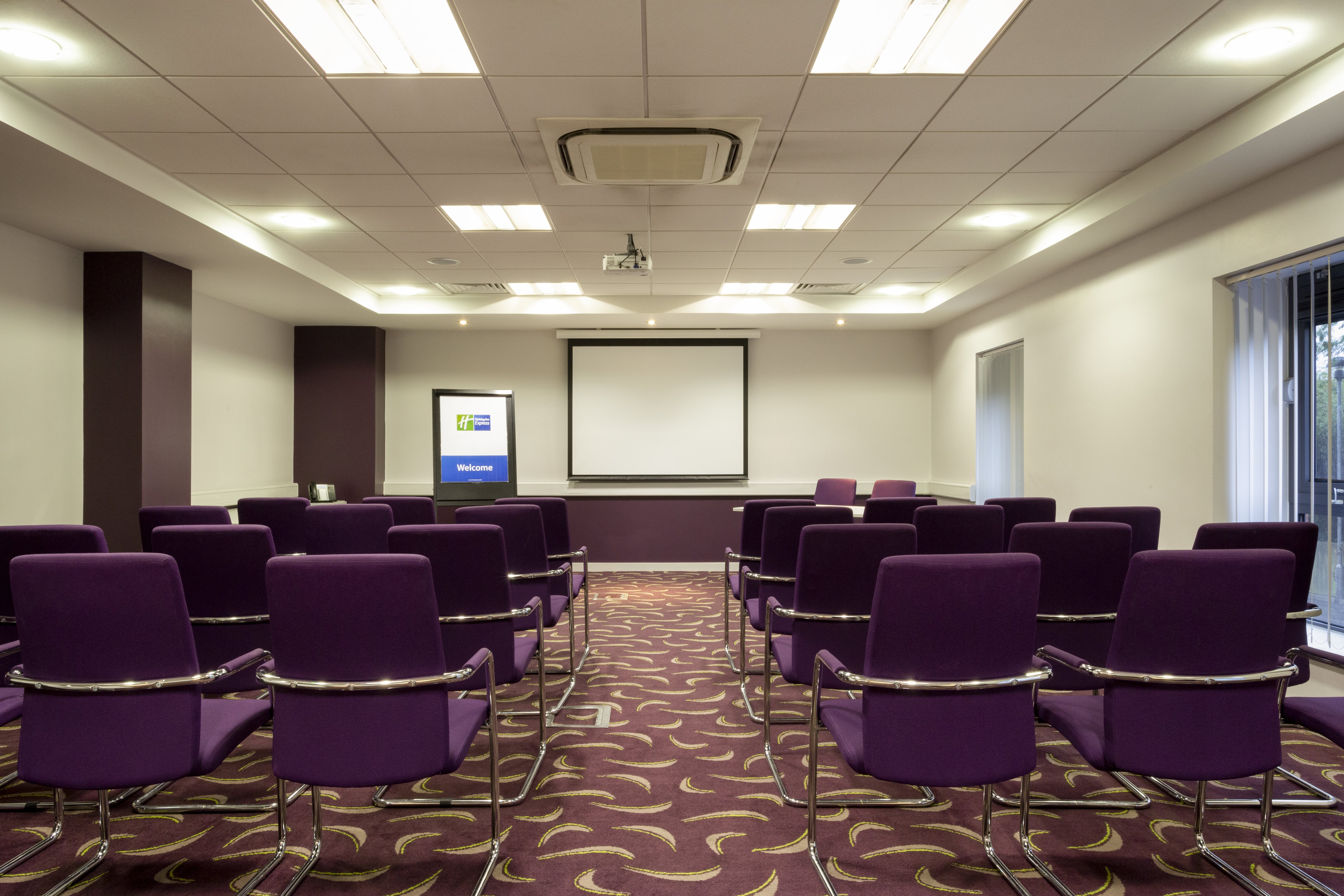 Holiday Inn Express Dunstable 21/26